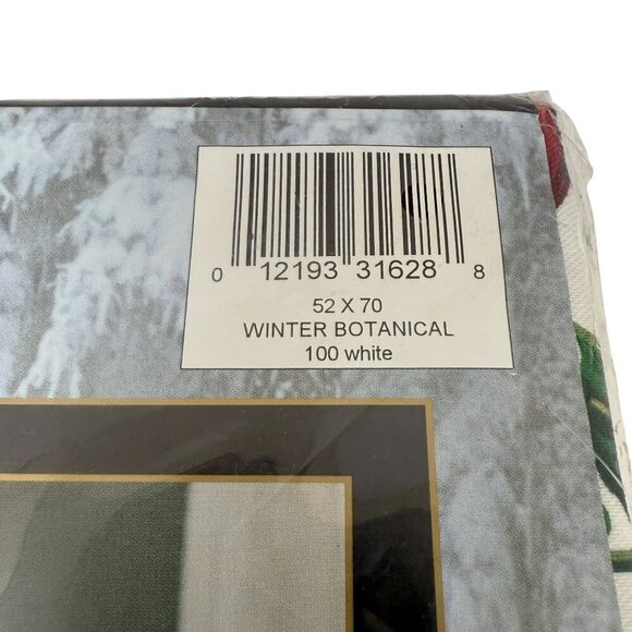 Christmas Tablecloth Holiday Classics Holly Floral 52x70 Rectangle NEW - Picture 11 of 11